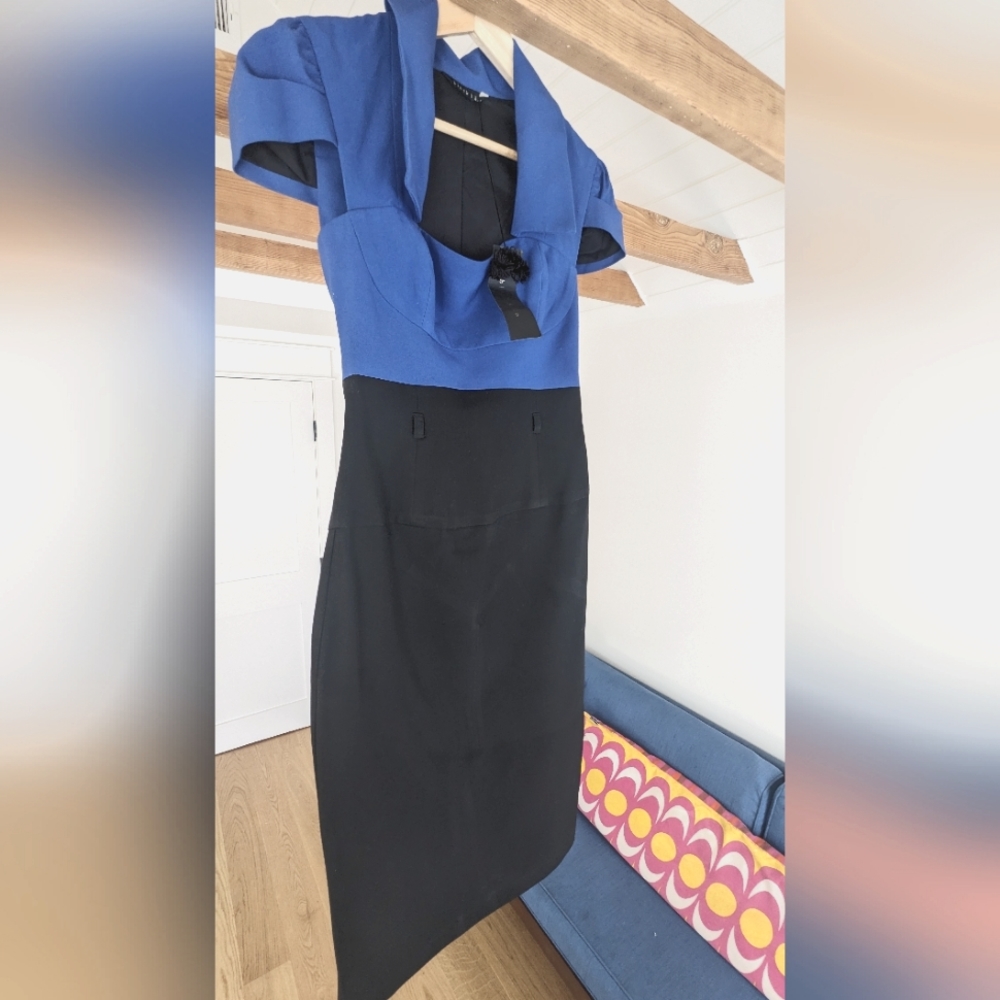 Black Halo cap sleeve belted sheath dress